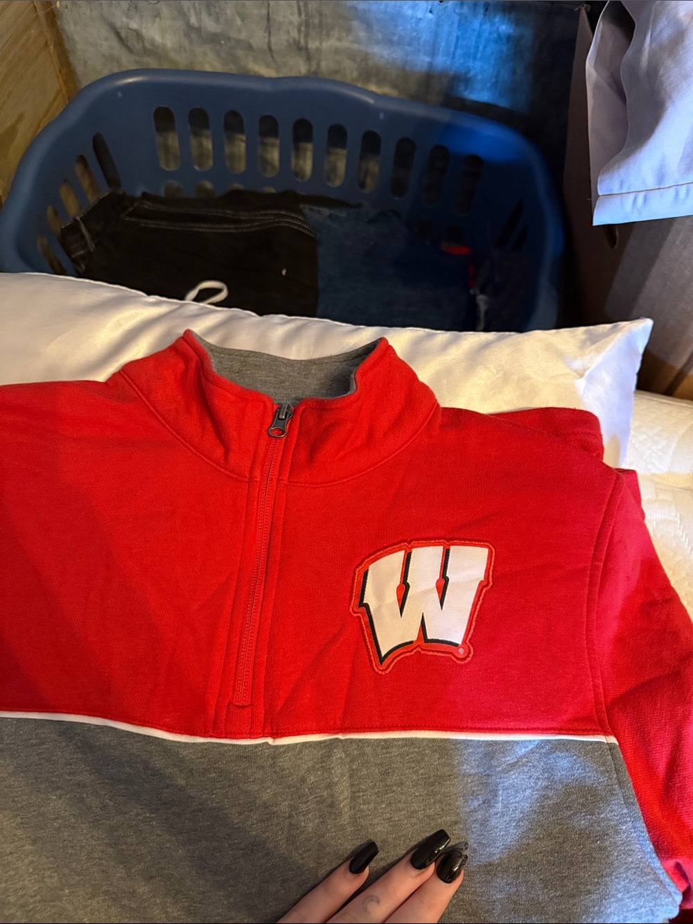 Wisconsin Fanatics Red and Gray Colorblock Quarter-Zip Pullover